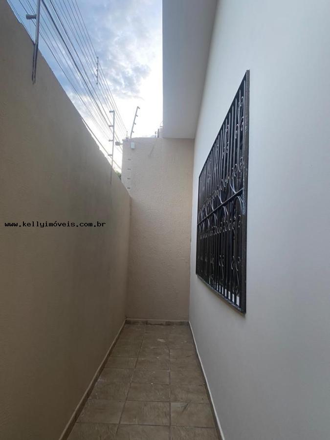 Casa à venda com 3 quartos, 180m² - Foto 3