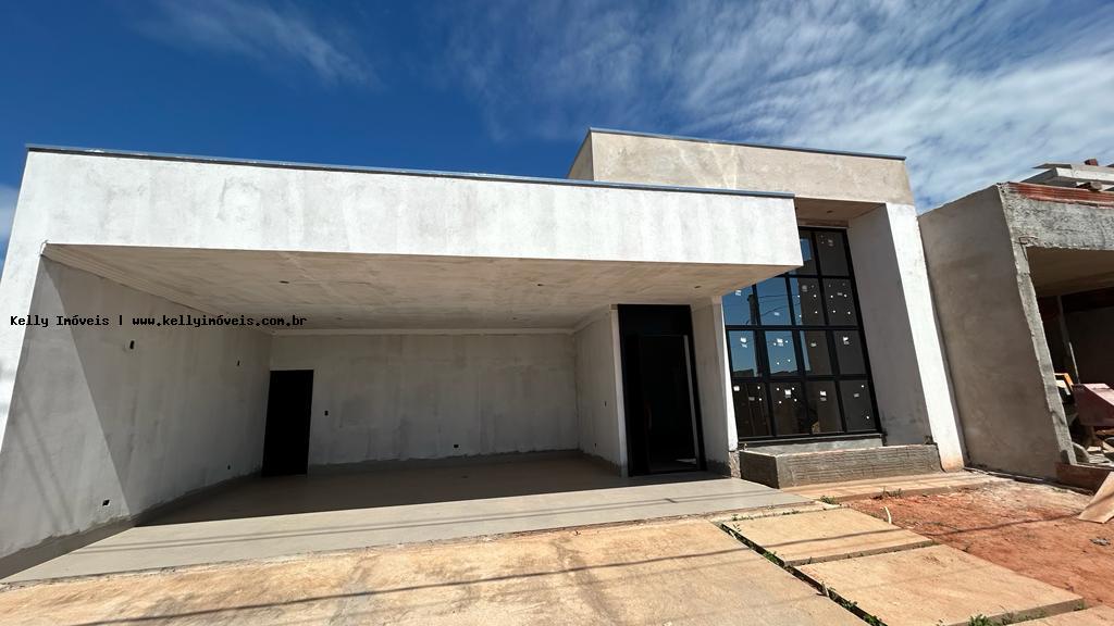 Casa de Condomínio à venda com 3 quartos, 300m² - Foto 3