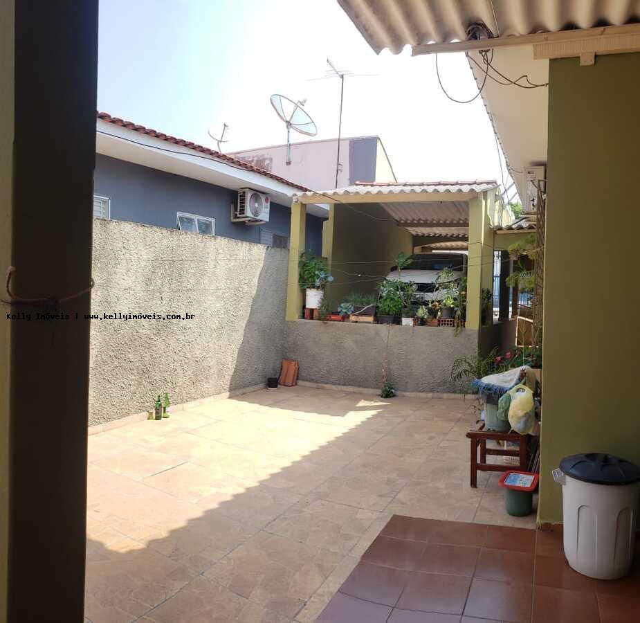 Casa à venda com 4 quartos, 252m² - Foto 3