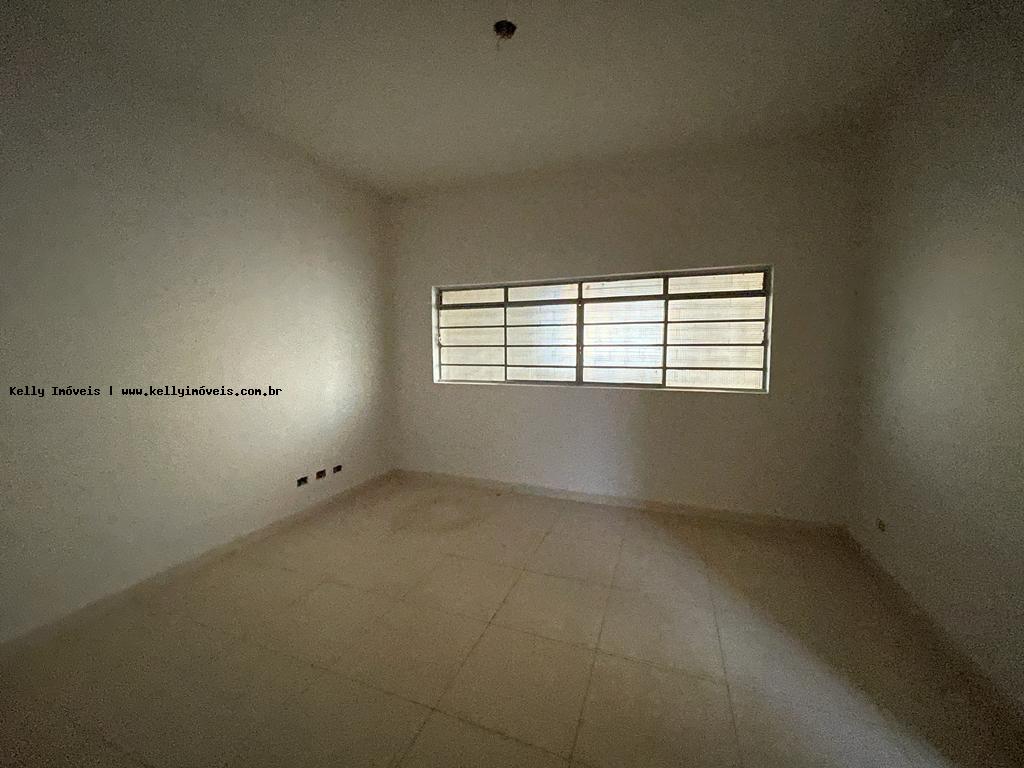 Casa à venda com 3 quartos, 281m² - Foto 6