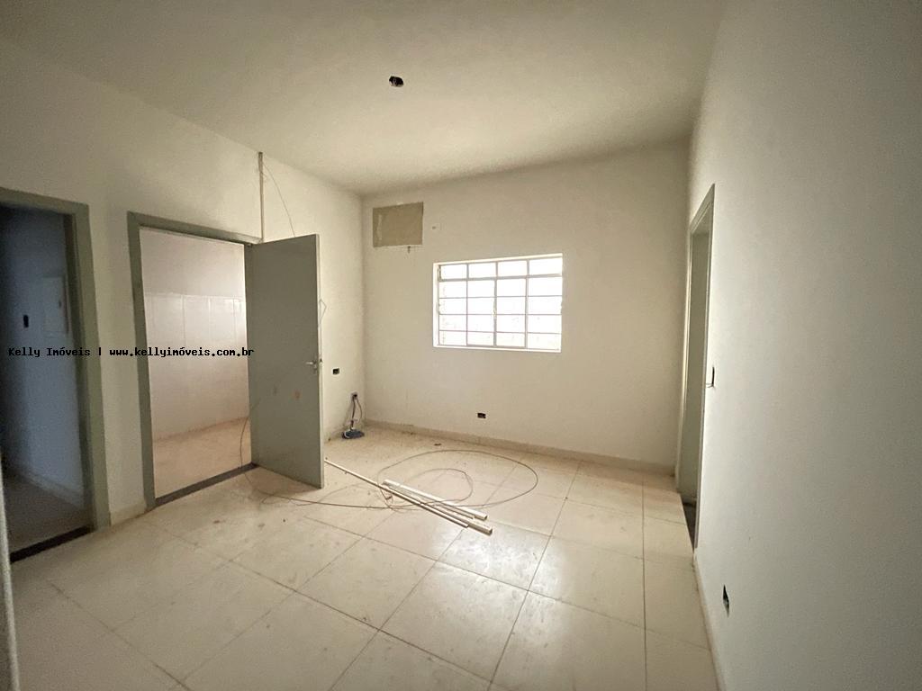 Casa à venda com 3 quartos, 281m² - Foto 7