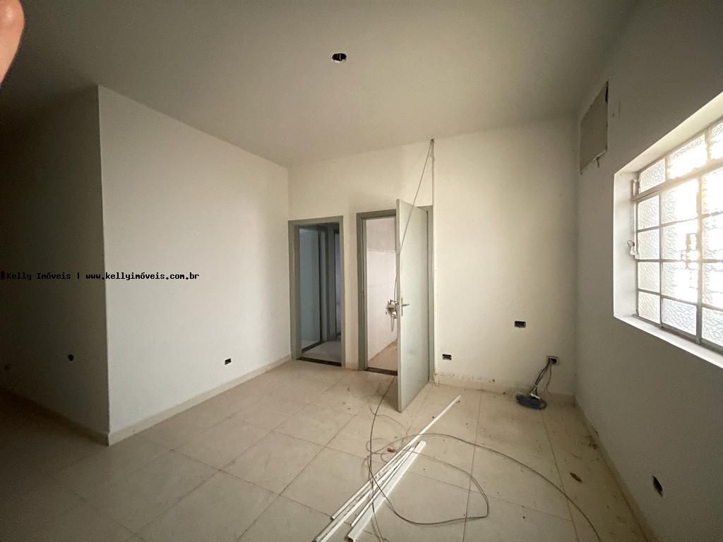 Casa à venda com 3 quartos, 281m² - Foto 8