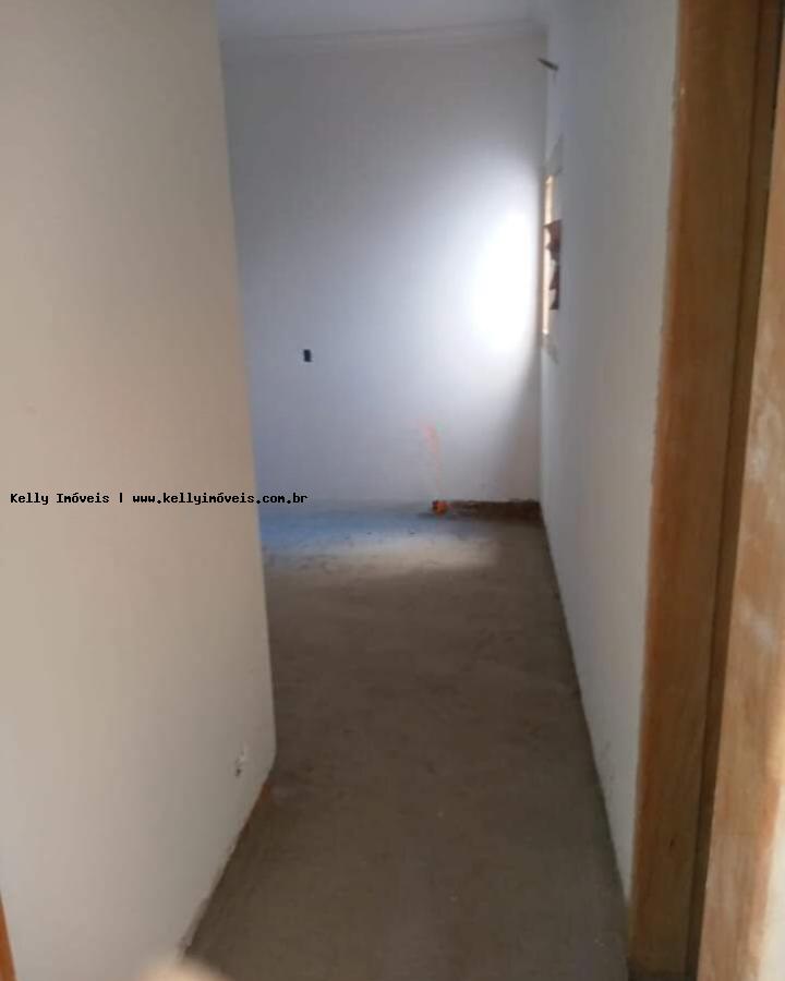 Casa à venda com 3 quartos, 180m² - Foto 10