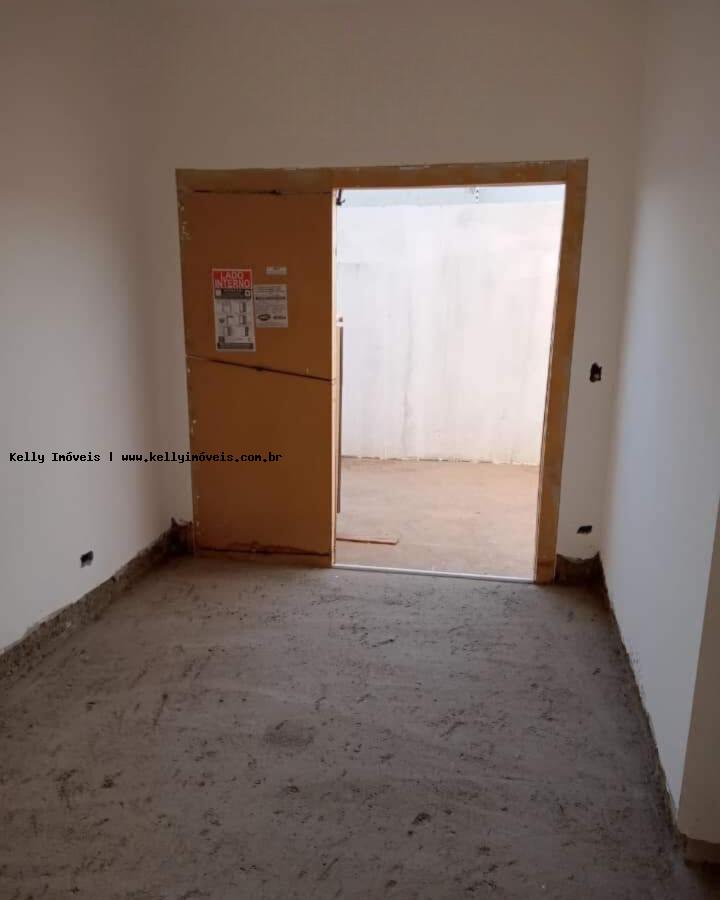 Casa à venda com 3 quartos, 180m² - Foto 15