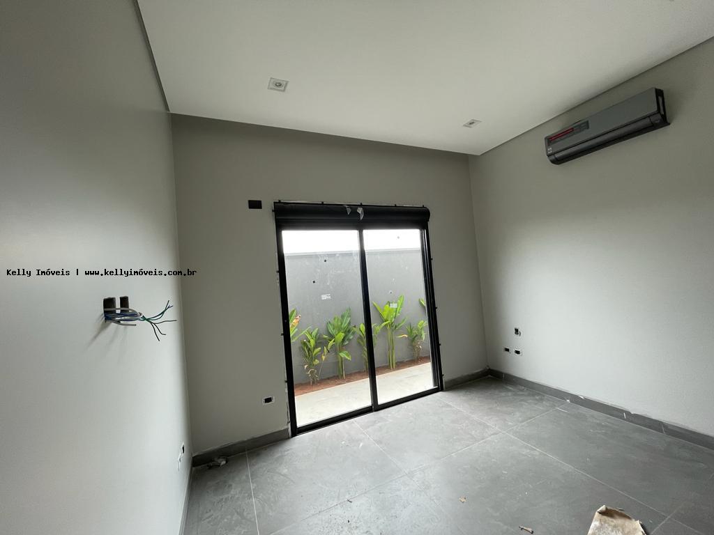 Casa de Condomínio à venda com 3 quartos, 241m² - Foto 10