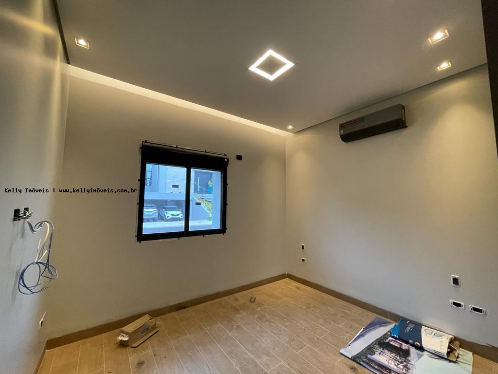 Casa de Condomínio à venda com 3 quartos, 241m² - Foto 23