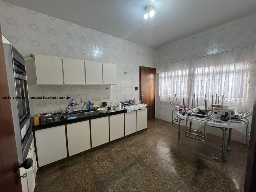 Casa à venda com 4 quartos, 445m² - Foto 21