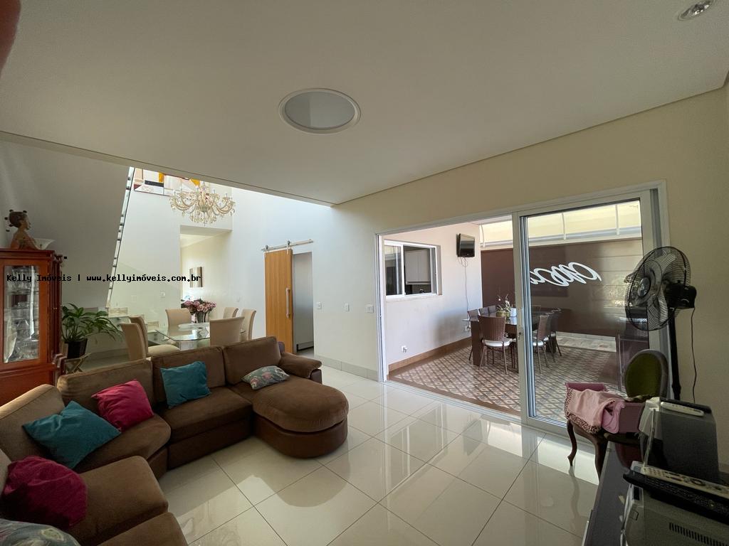 Casa de Condomínio à venda com 3 quartos, 360m² - Foto 4