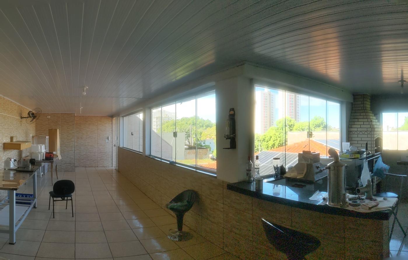 Casa à venda com 4 quartos, 238m² - Foto 1