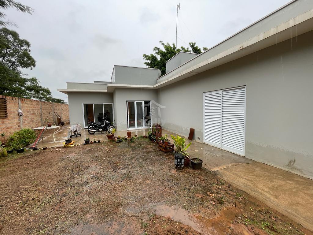 Casa à venda com 4 quartos, 580m² - Foto 1