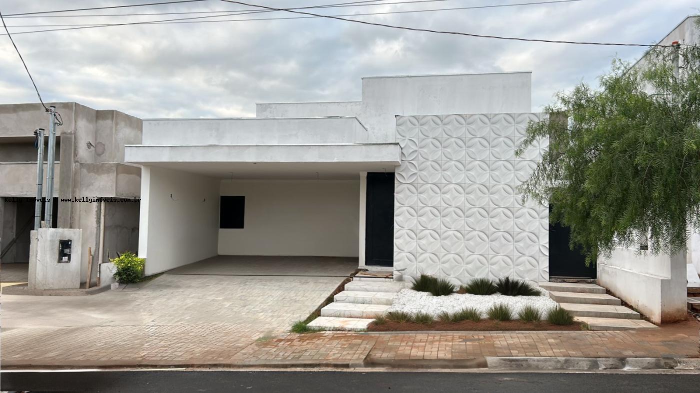 Casa de Condomínio à venda com 3 quartos, 300m² - Foto 1