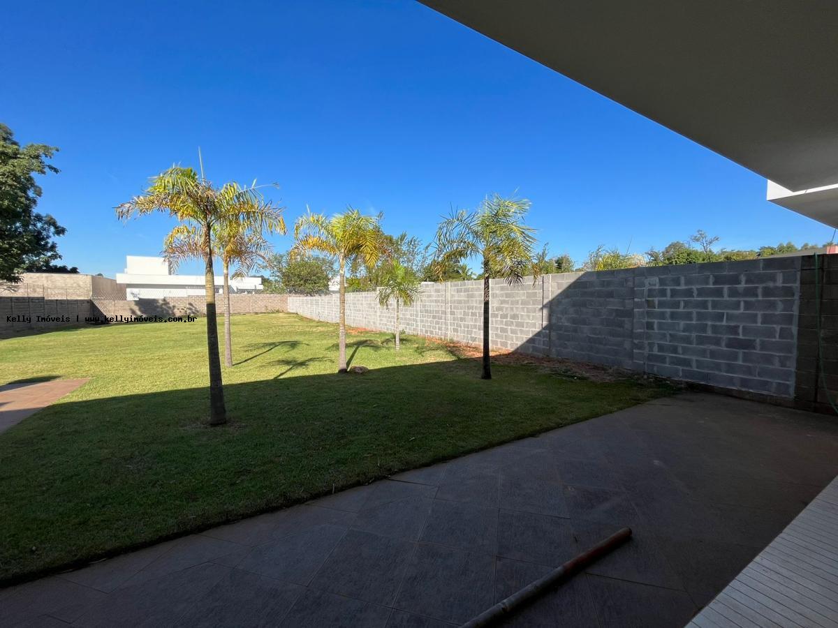 Chácara à venda com 4 quartos, 1600m² - Foto 2