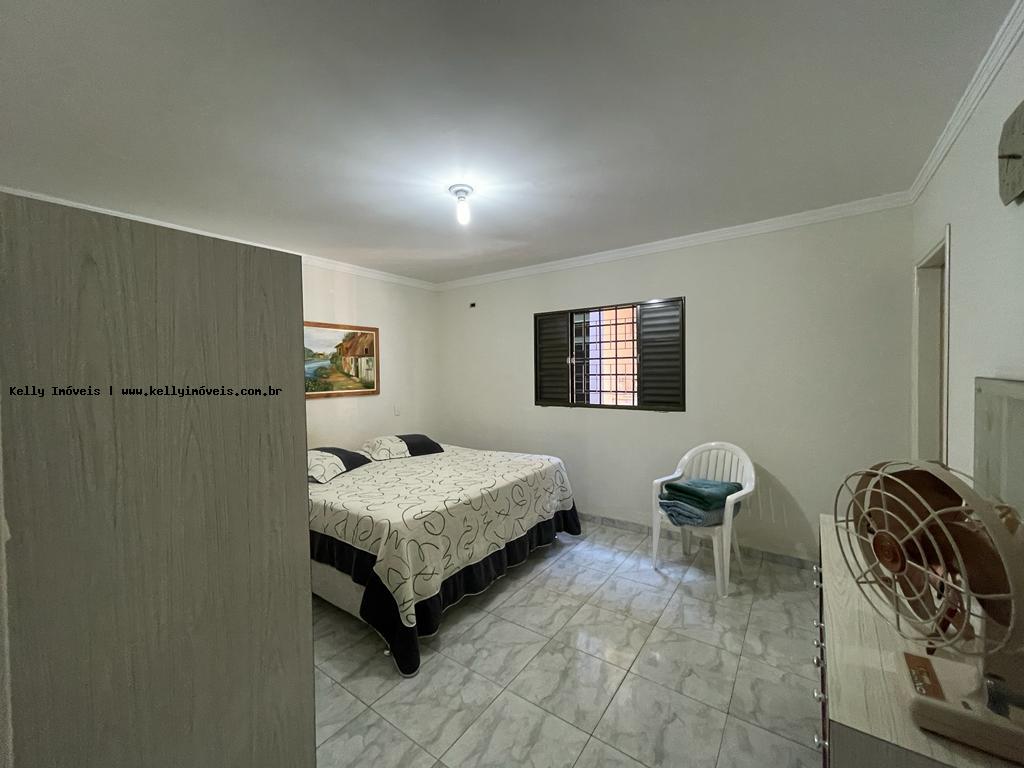 Casa à venda com 2 quartos, 200m² - Foto 7