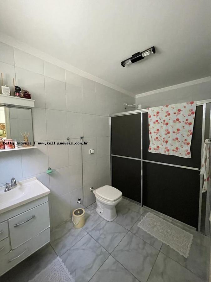 Casa à venda com 2 quartos, 200m² - Foto 9