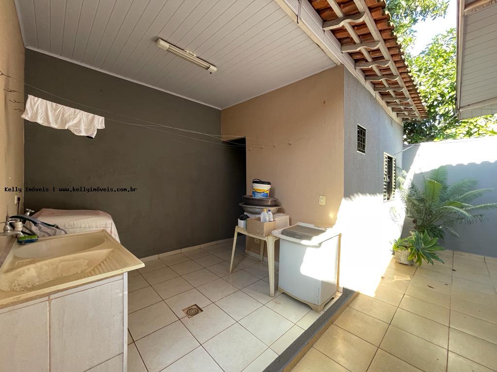 Casa à venda com 2 quartos, 200m² - Foto 12