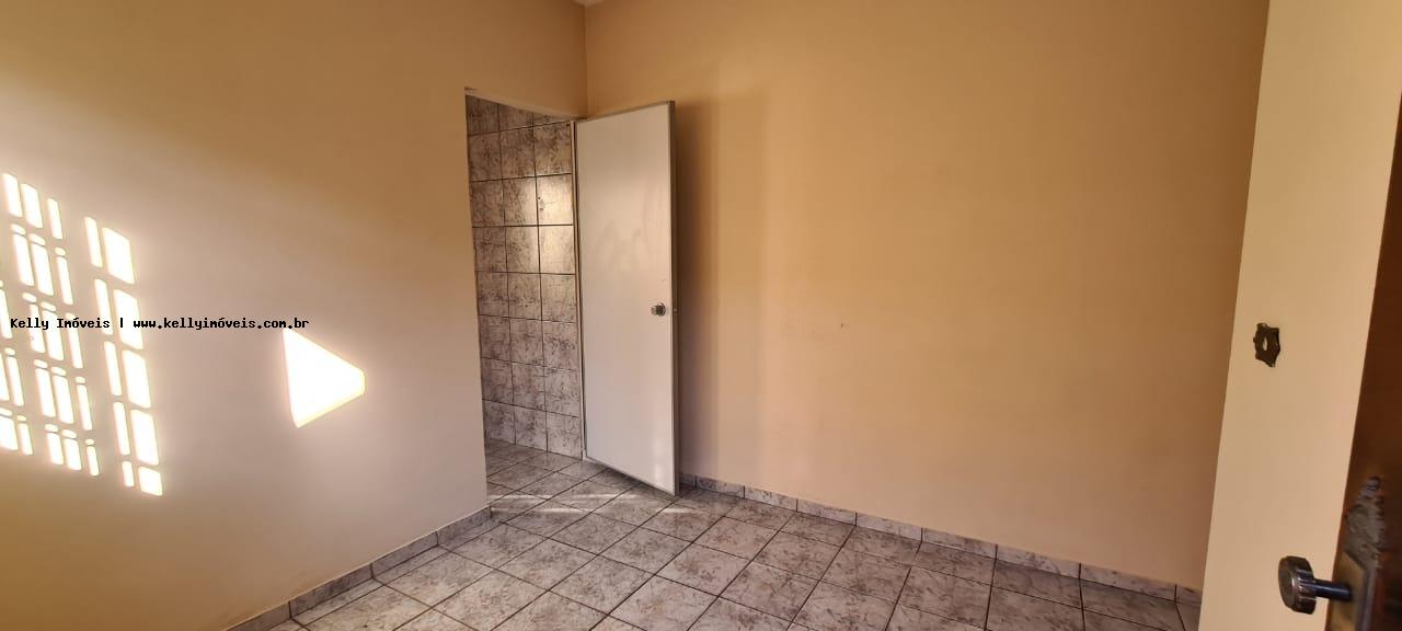 Casa à venda com 3 quartos, 300m² - Foto 16