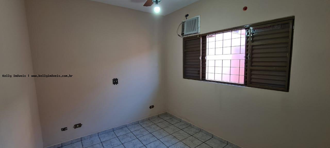 Casa à venda com 3 quartos, 300m² - Foto 14