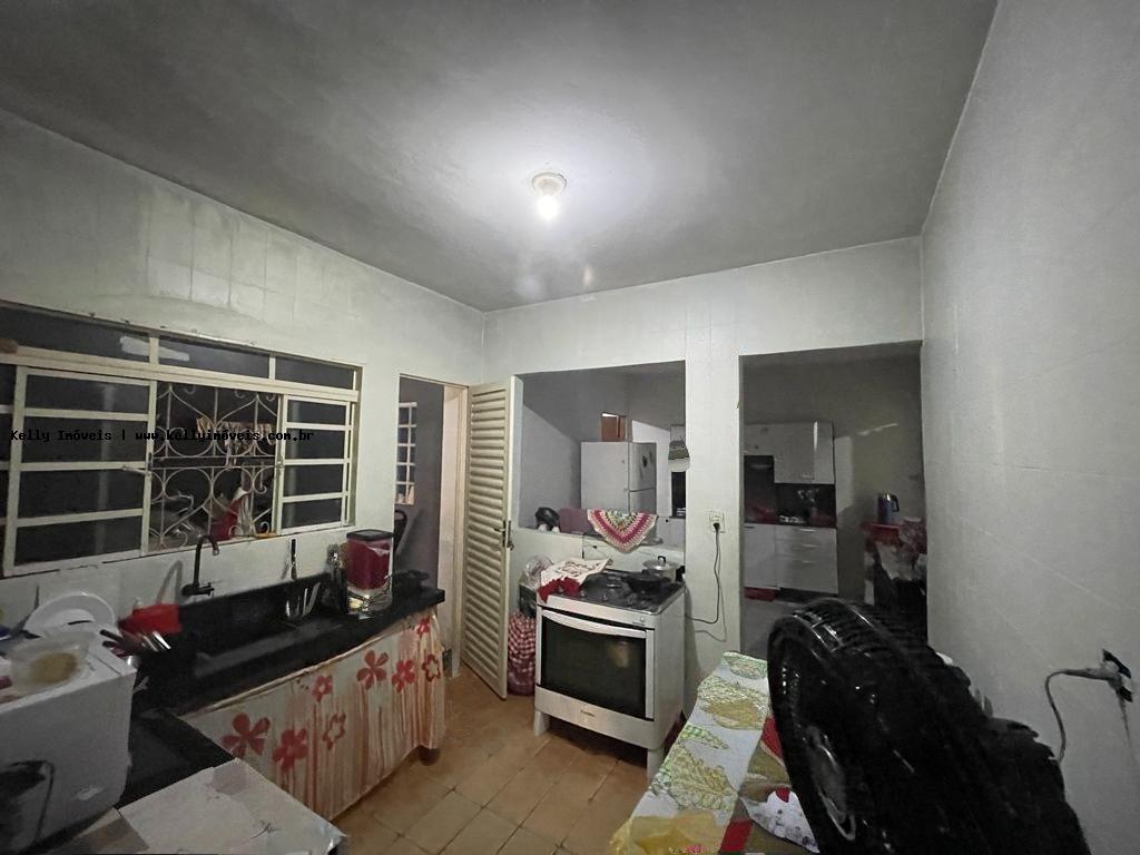 Casa à venda com 2 quartos, 135m² - Foto 4