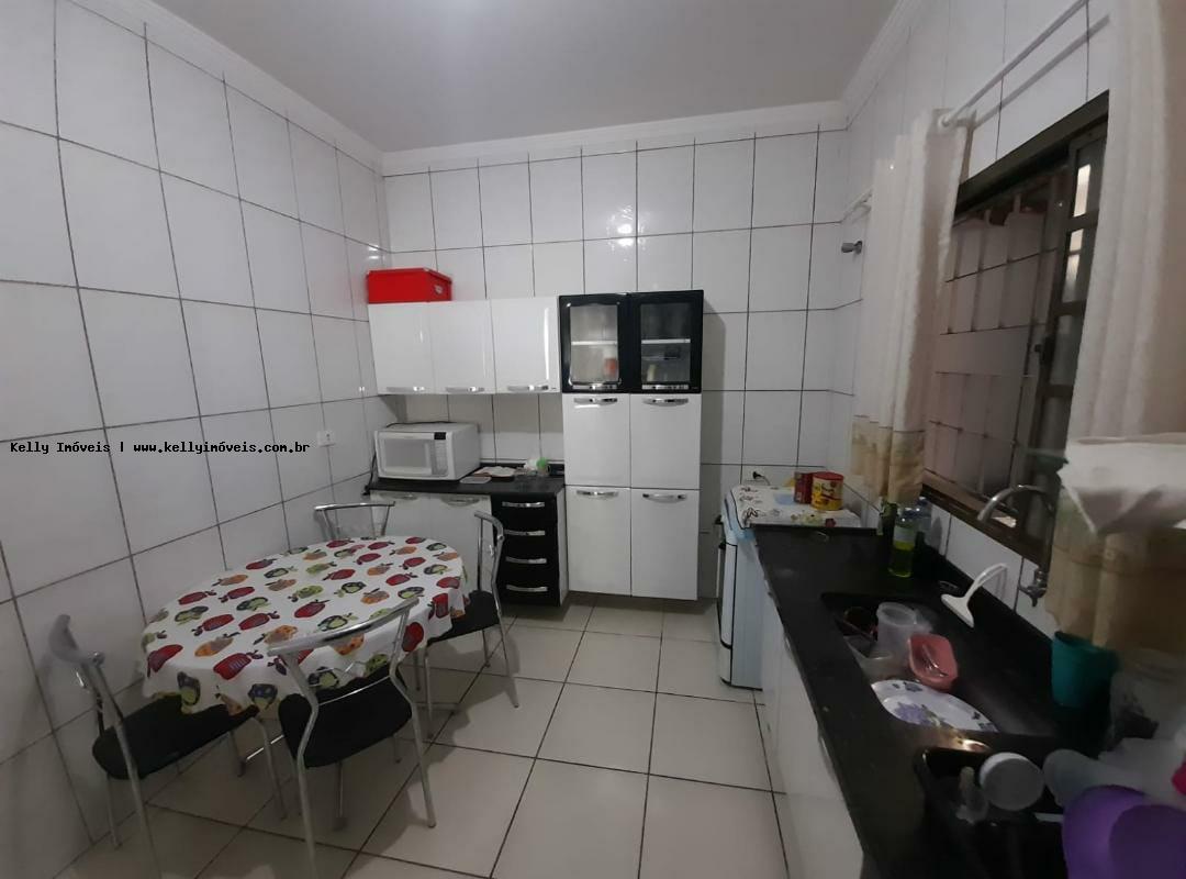 Casa à venda com 2 quartos, 130m² - Foto 5