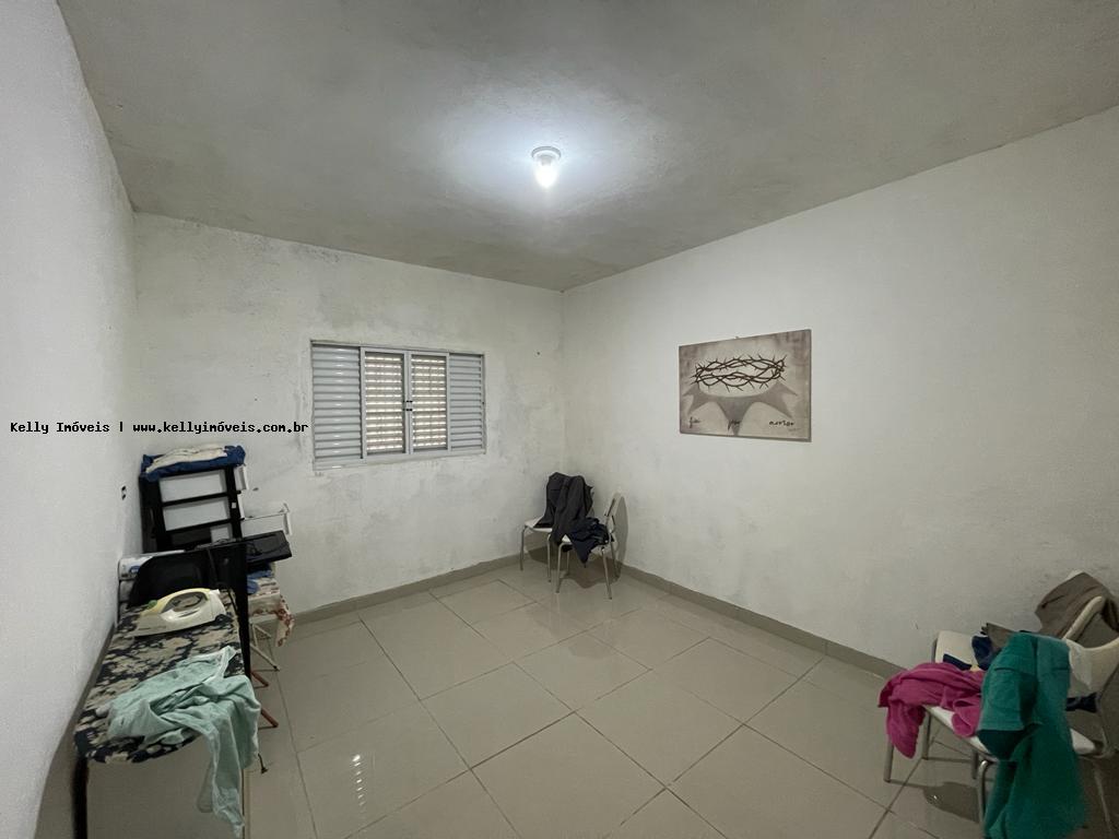 Casa à venda com 2 quartos, 180m² - Foto 6