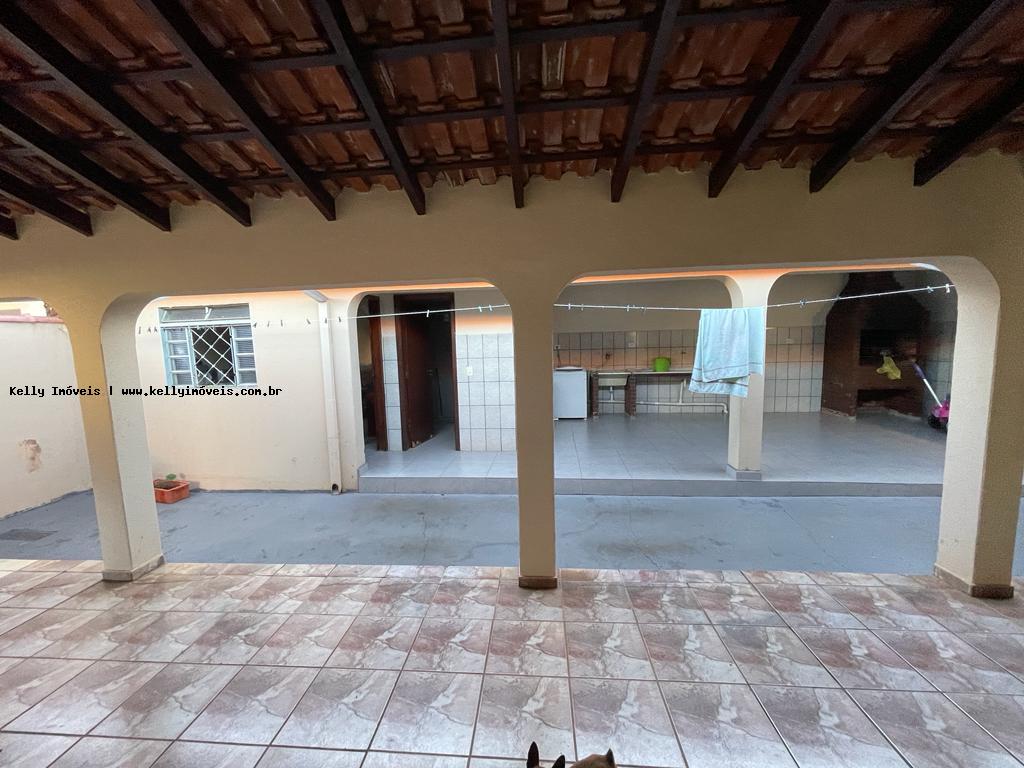 Casa à venda com 3 quartos, 306m² - Foto 12