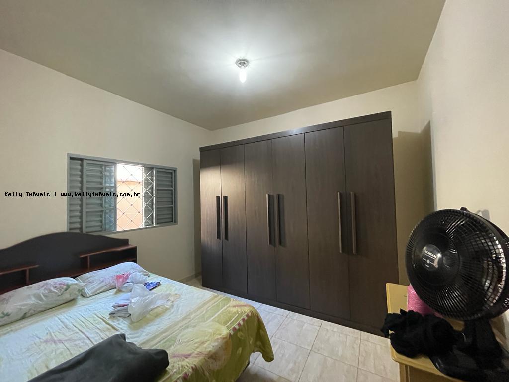 Casa à venda com 3 quartos, 306m² - Foto 7