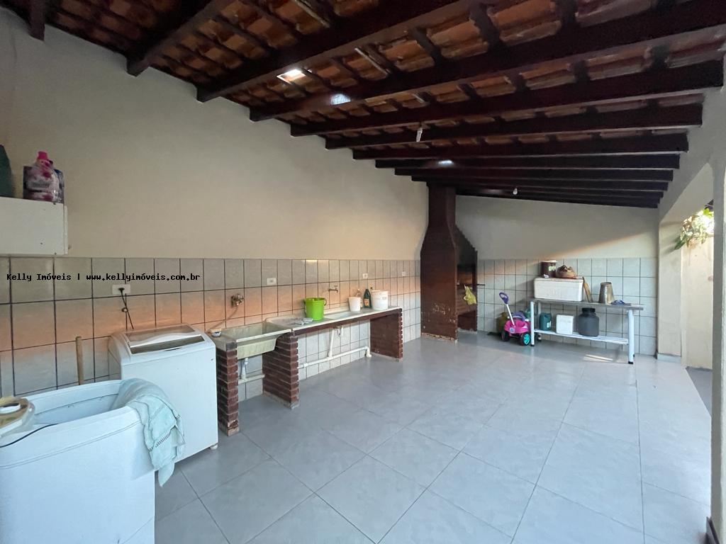 Casa à venda com 3 quartos, 306m² - Foto 15