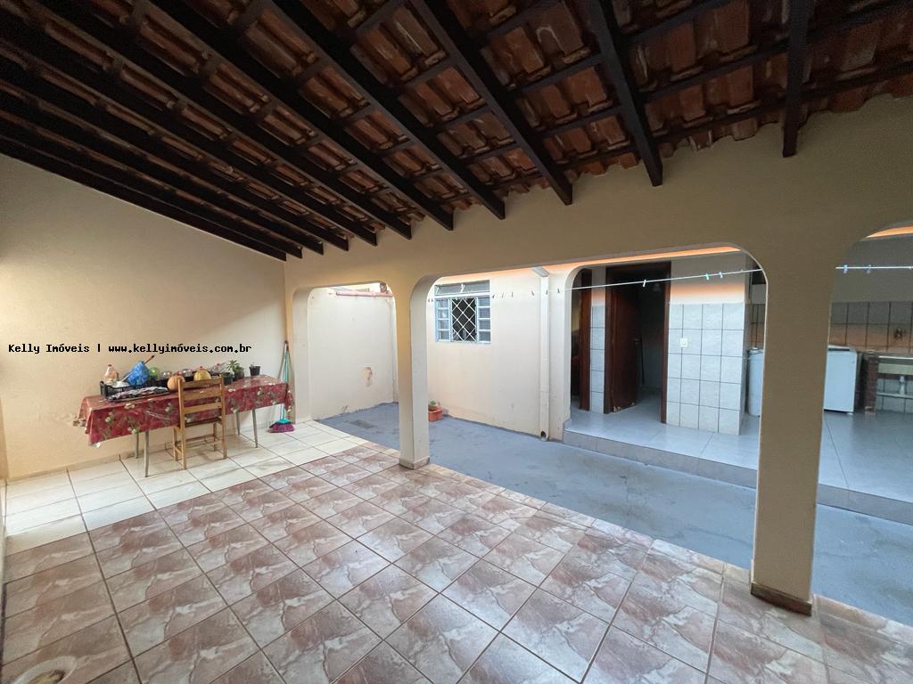 Casa à venda com 3 quartos, 306m² - Foto 19