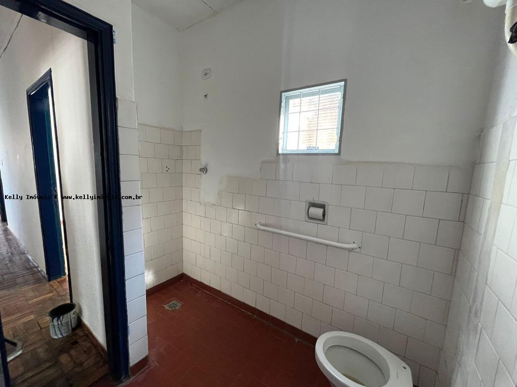 Casa para alugar com 3 quartos, 120m² - Foto 12