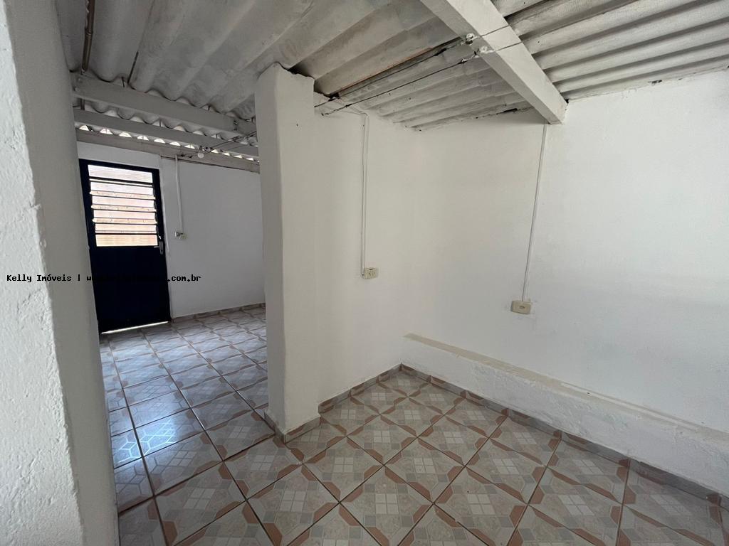 Casa para alugar com 3 quartos, 120m² - Foto 8