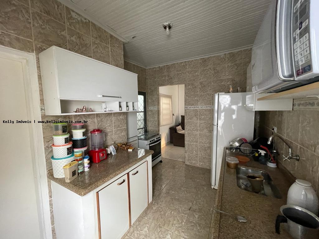 Casa à venda com 3 quartos, 90m² - Foto 16