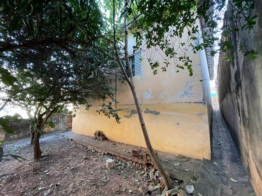 Casa à venda com 3 quartos, 250m² - Foto 14