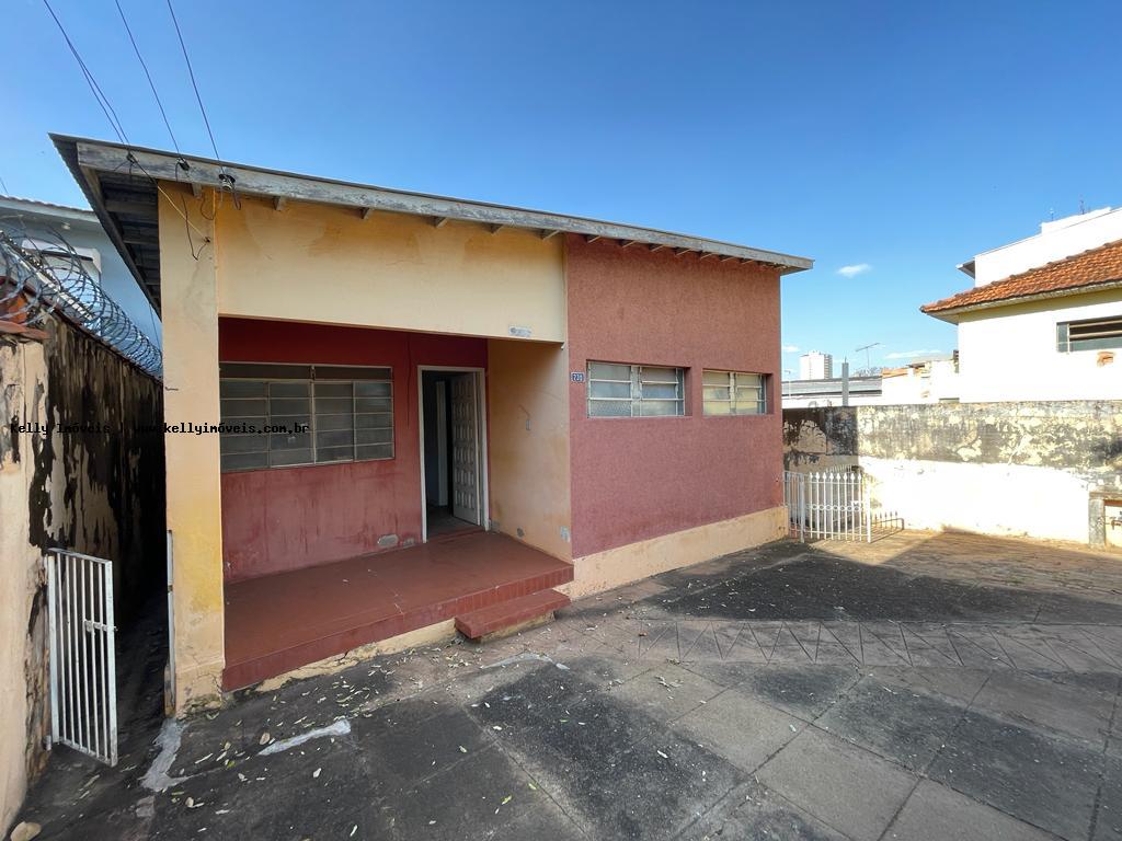 Casa à venda com 3 quartos, 250m² - Foto 3