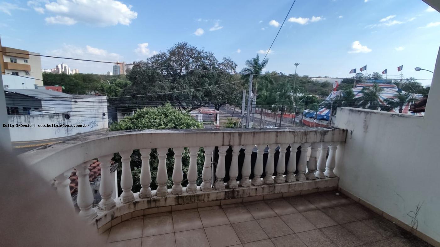 Casa à venda com 4 quartos, 400m² - Foto 3