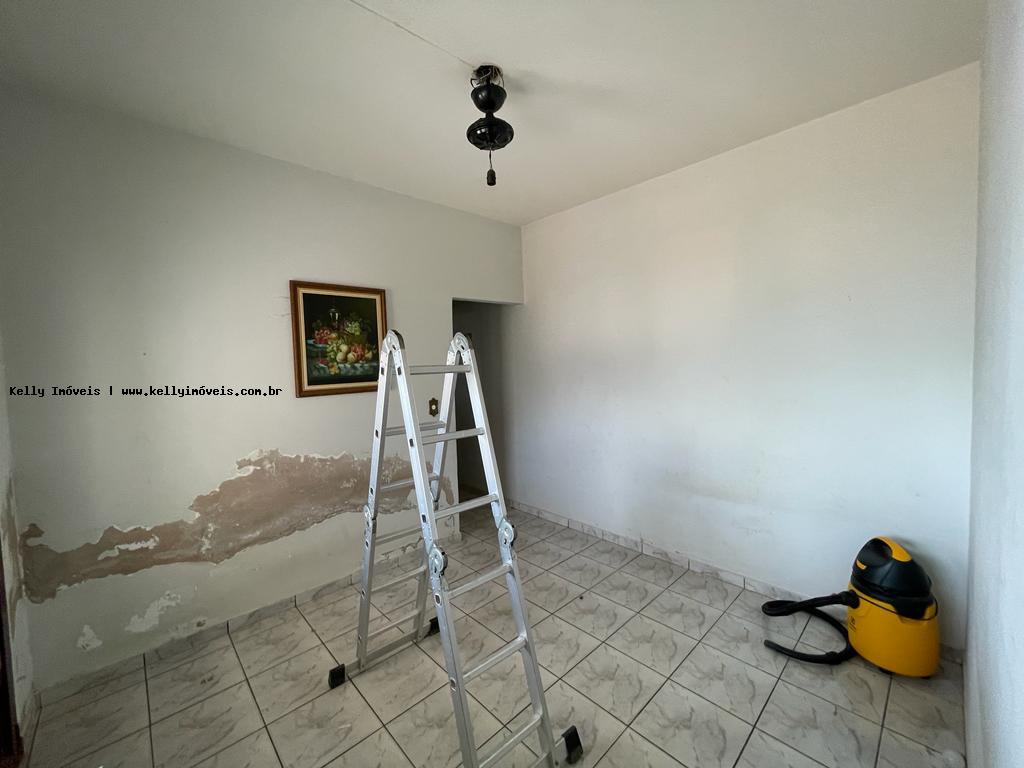 Casa à venda com 1 quarto, 252m² - Foto 13