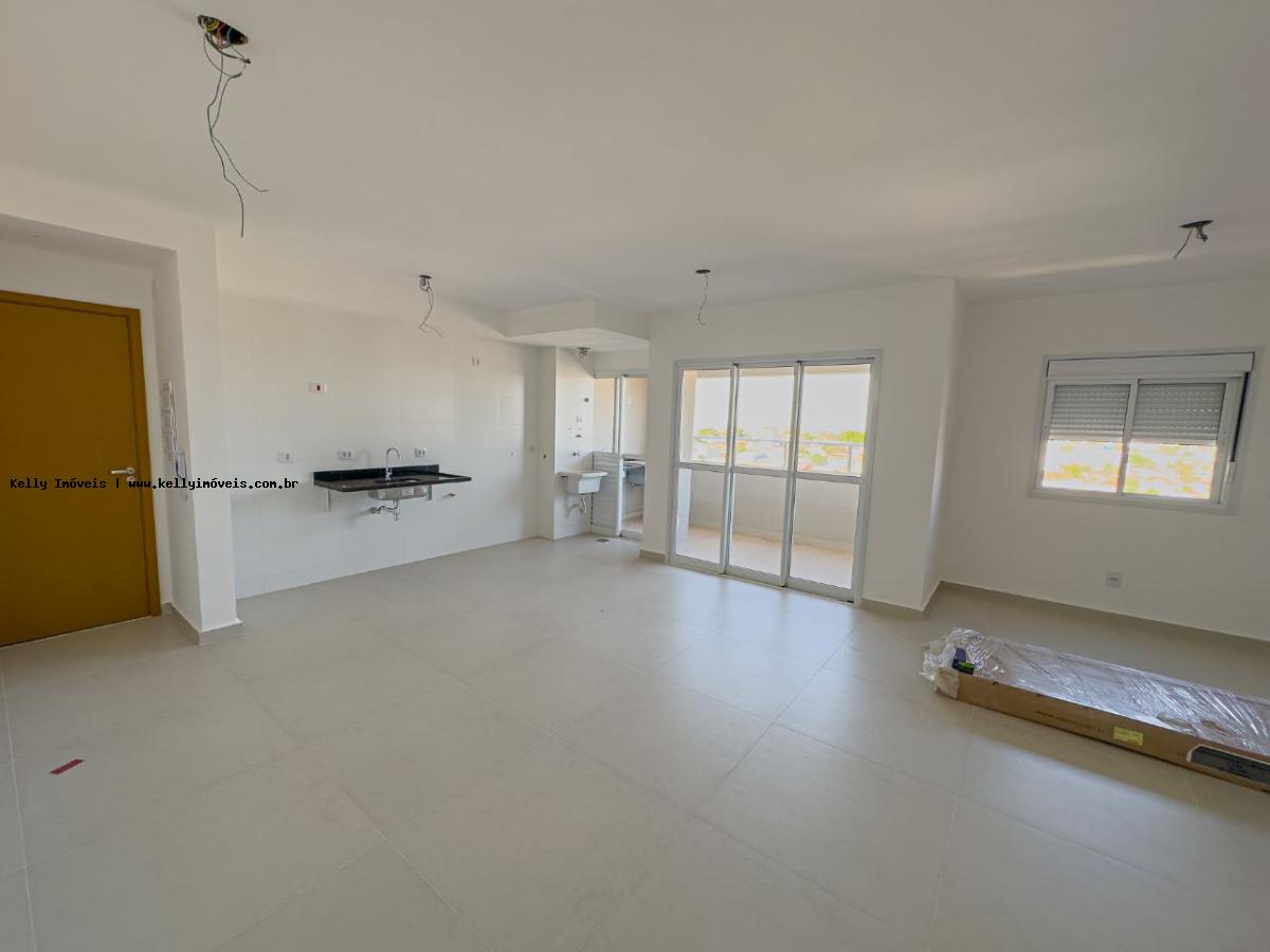 Apartamento à venda com 2 quartos, 78m² - Foto 4