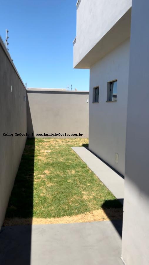 Casa à venda com 3 quartos, 200m² - Foto 17