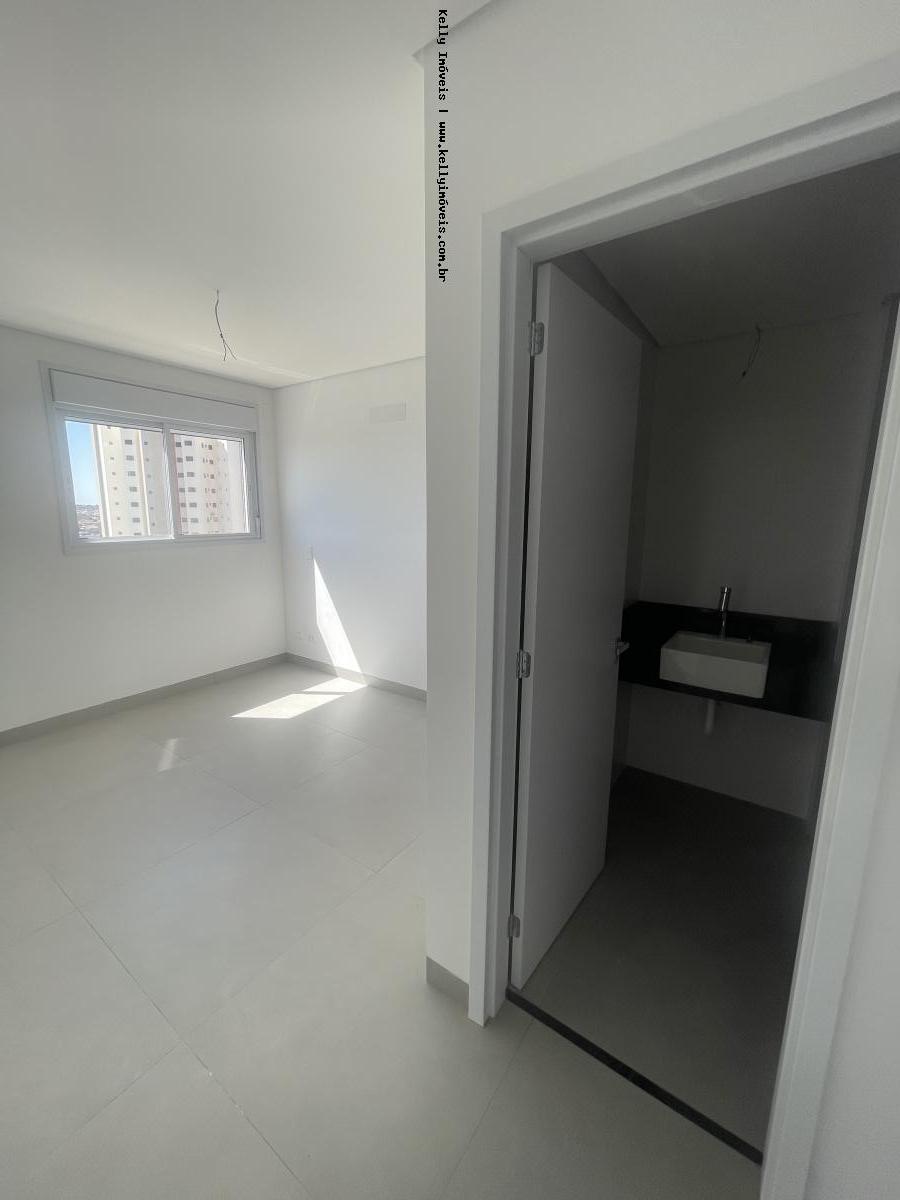 Apartamento à venda com 3 quartos, 151m² - Foto 8