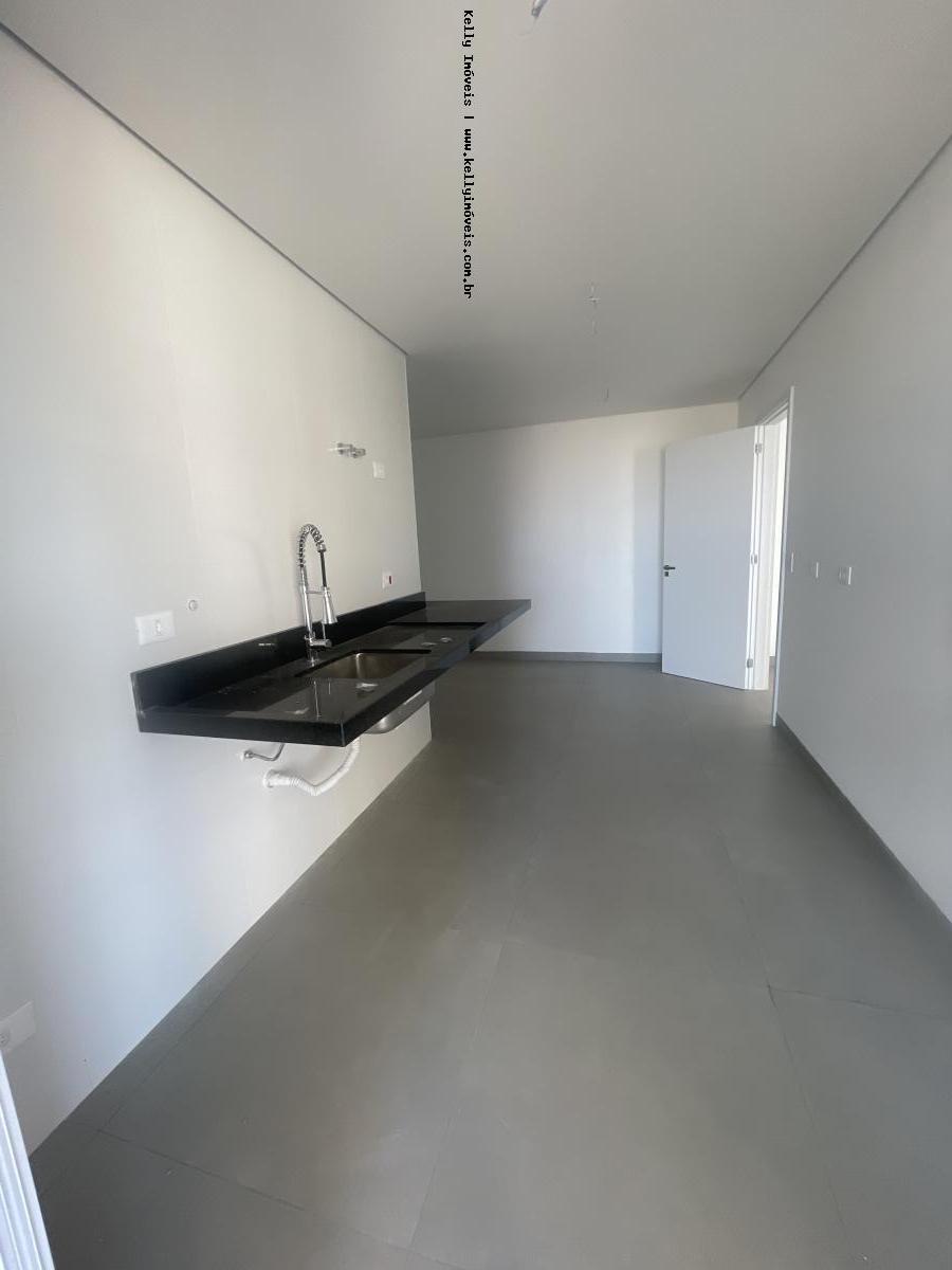 Apartamento à venda com 3 quartos, 151m² - Foto 4