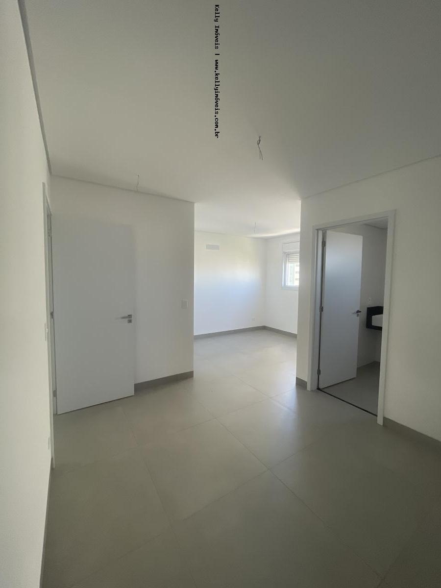 Apartamento à venda com 3 quartos, 151m² - Foto 7