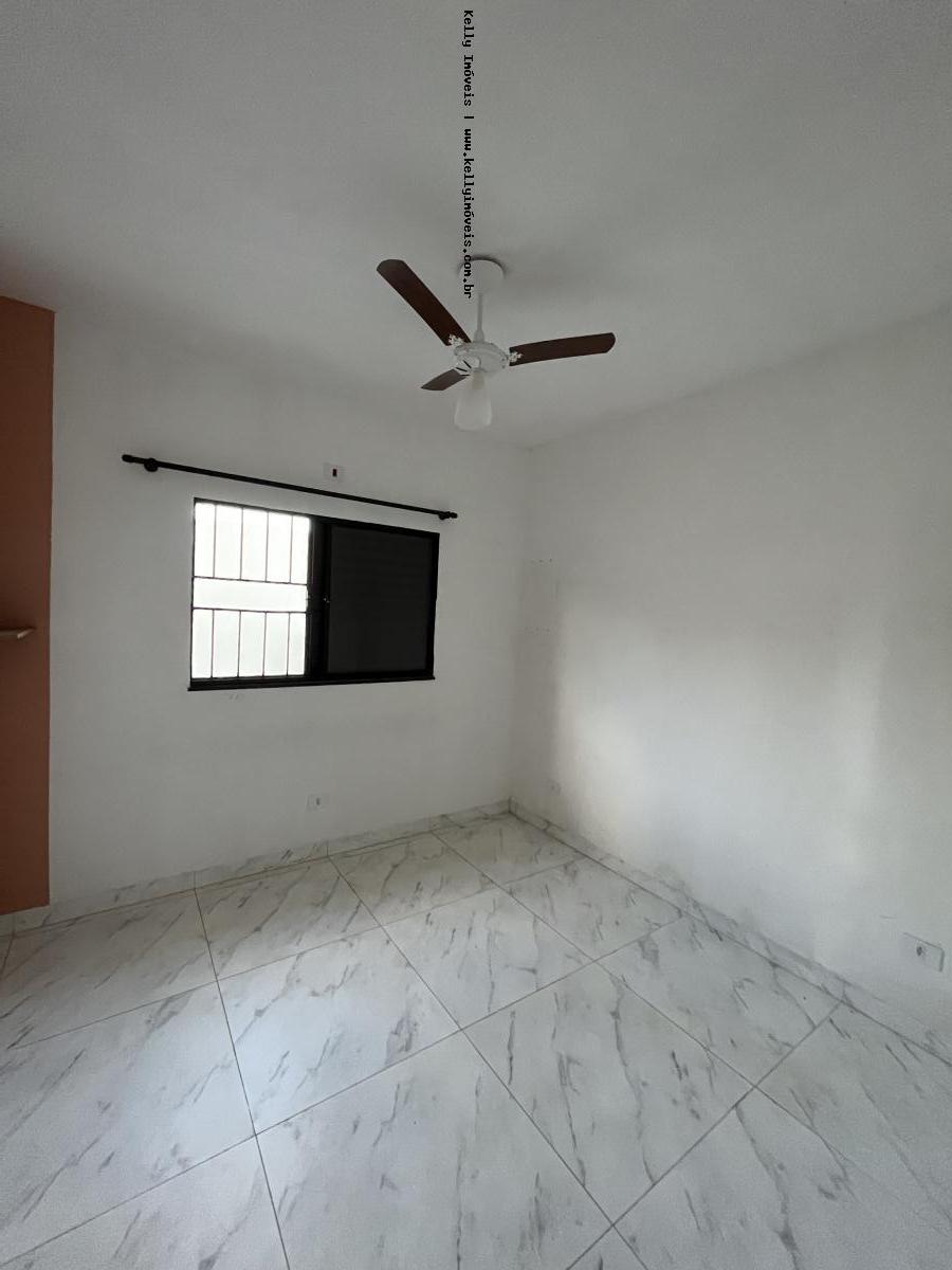 Casa à venda com 2 quartos, 70m² - Foto 10