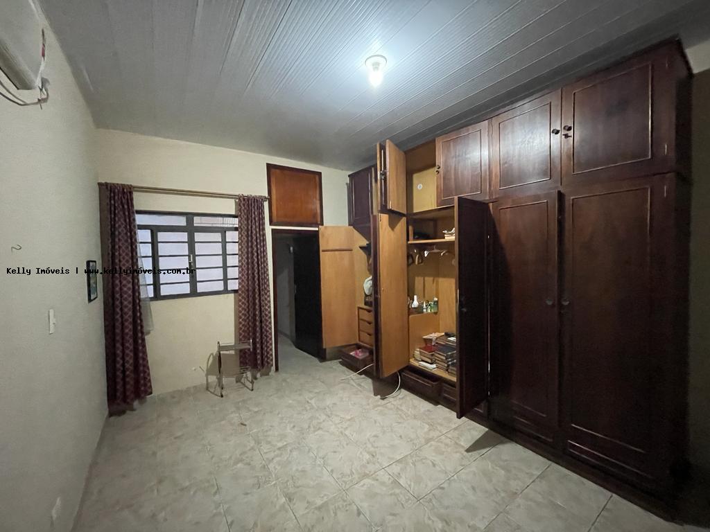 Casa à venda com 3 quartos, 183m² - Foto 10