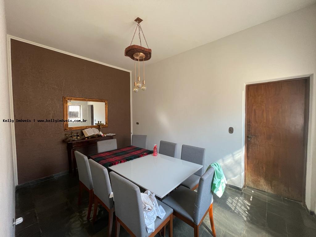 Casa à venda com 3 quartos, 161m² - Foto 5