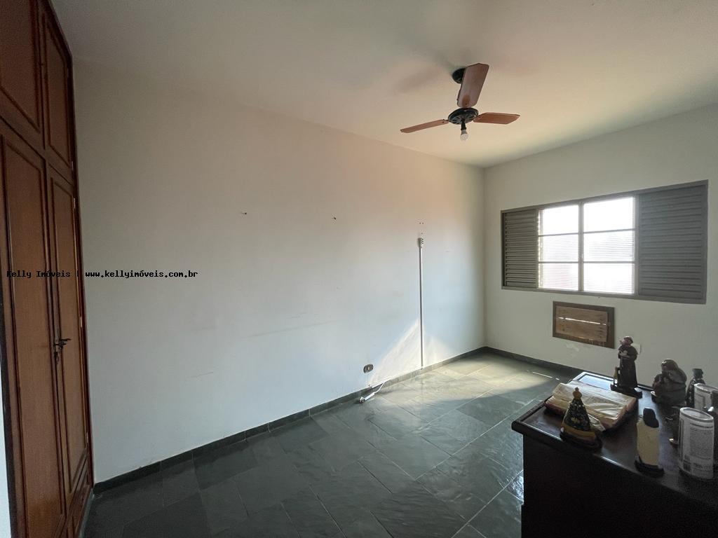 Casa à venda com 3 quartos, 161m² - Foto 16