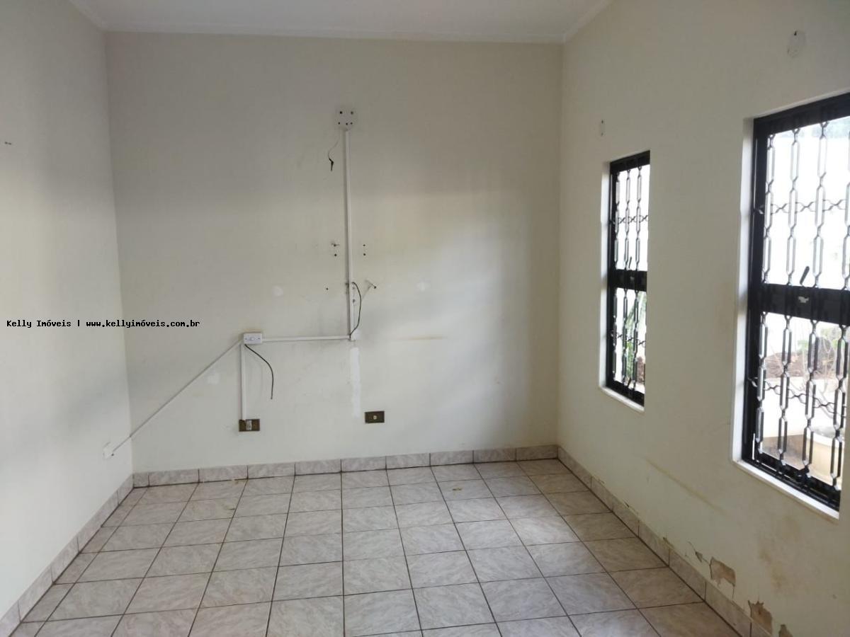 Casa à venda com 3 quartos, 242m² - Foto 3