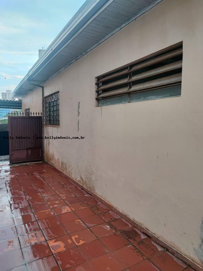 Casa à venda com 2 quartos, 200m² - Foto 8