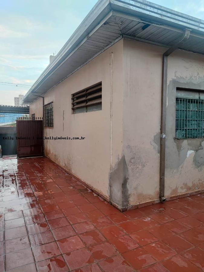 Casa à venda com 2 quartos, 200m² - Foto 10