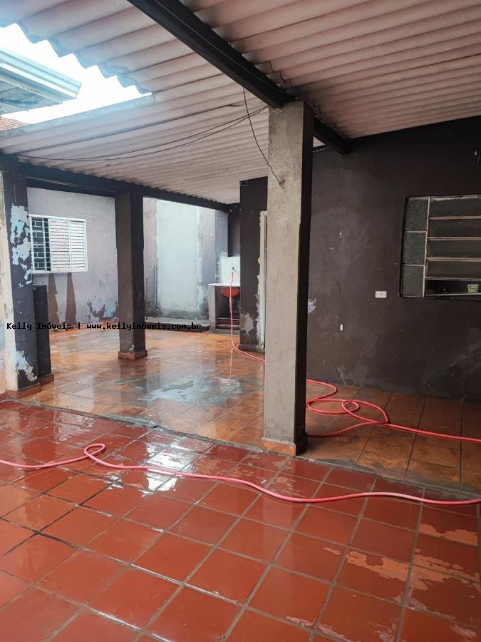 Casa à venda com 2 quartos, 200m² - Foto 15