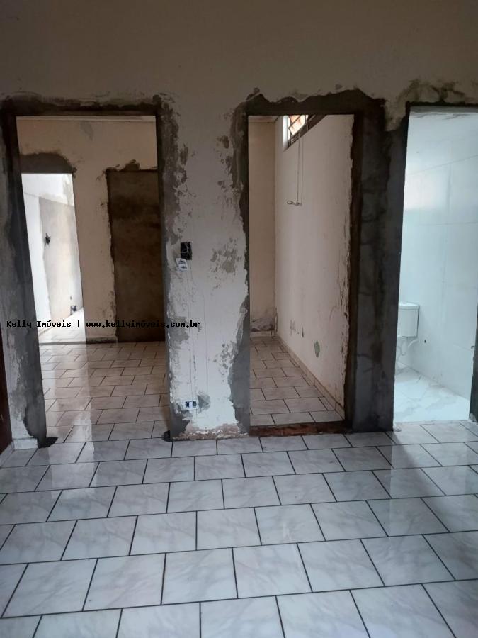 Casa à venda com 2 quartos, 200m² - Foto 25