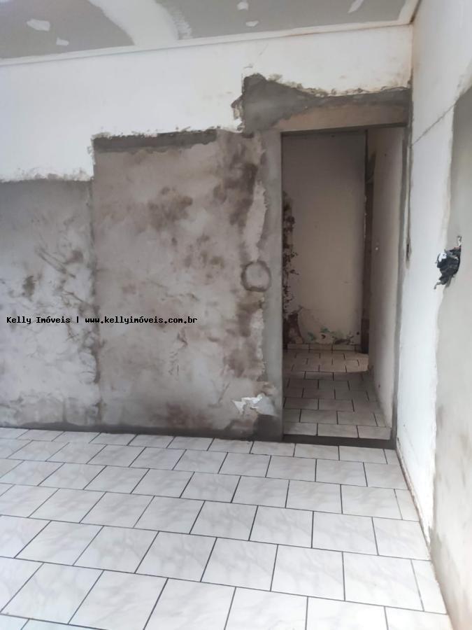 Casa à venda com 2 quartos, 200m² - Foto 30